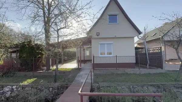 Eladó nyaraló, Szigetbecse 2 szoba 63 m² 89.9 M Ft
